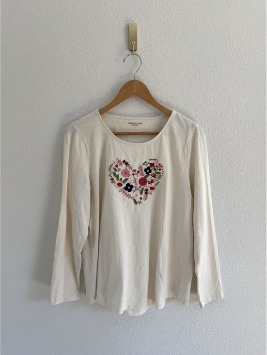 Coldwater Creek Tops - Coldwater Creek Women’s Size Large Love In Bloom Heart Embroidered Cotton Tee